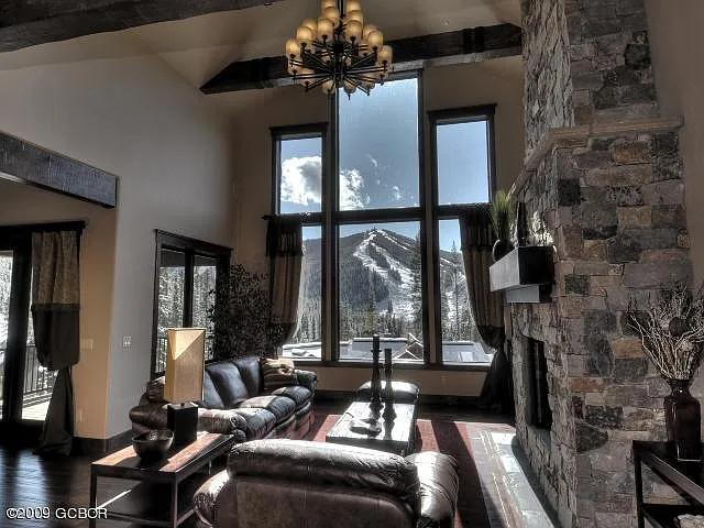 a8a0e8a5ec41dbc0f3c8f5917d695e42-uncropped_scaled_within_1536_1152